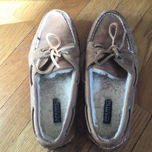 CLASSIC FUR LINED SPERRY SHOES